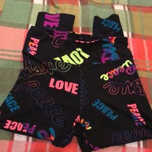 Ladies Colorful Graphic Print Capri Shorts.  NWOT